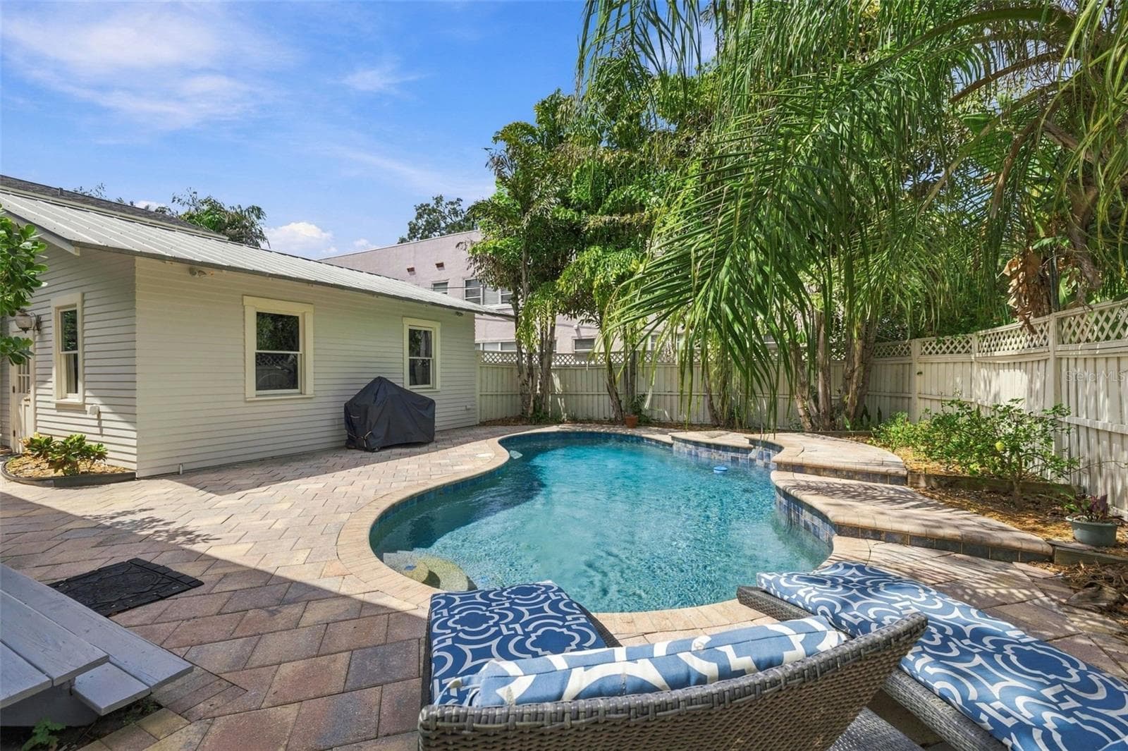 Garage with Alley access & Pool with waterfall! - 1801 W HILLS AVE, TAMPA