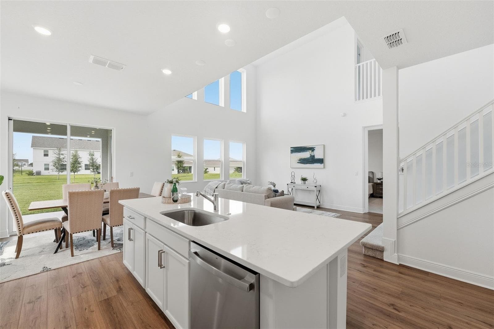 Single Family Residence at 5860 SIERRA CROWN ST, MOUNT DORA, photo 7 of 30