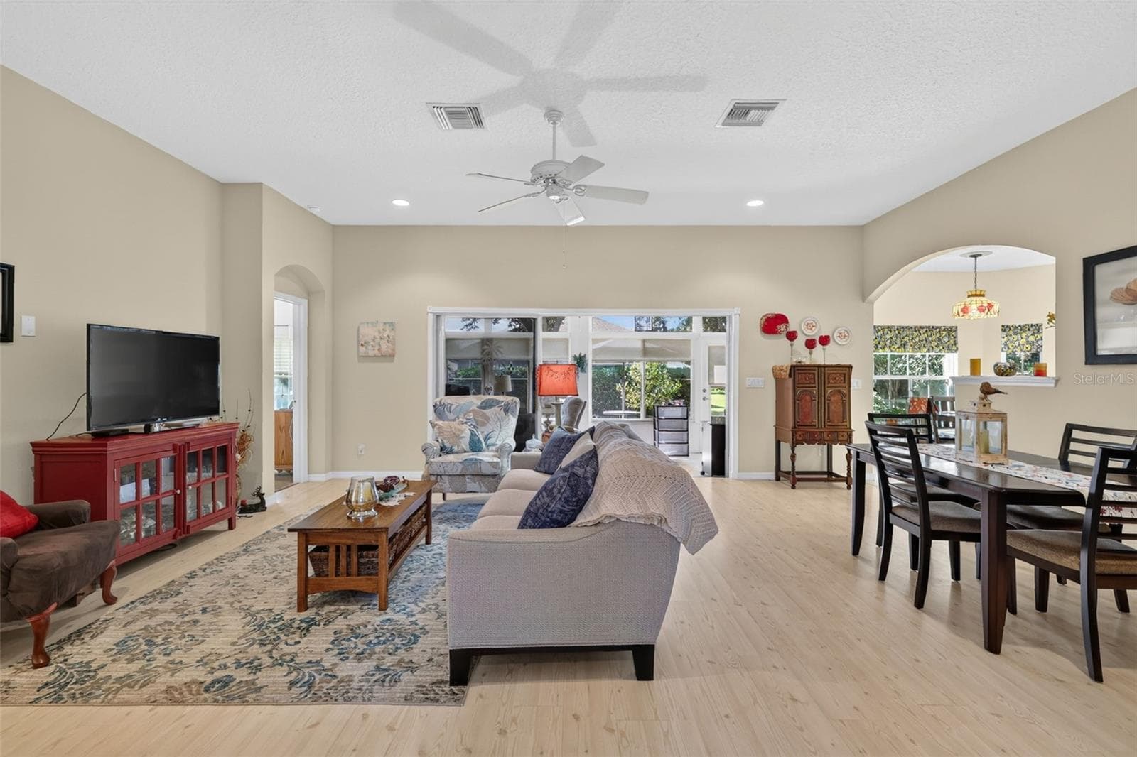 Single Family Residence at 5138 AURORA DR, LEESBURG, photo 13 of 52