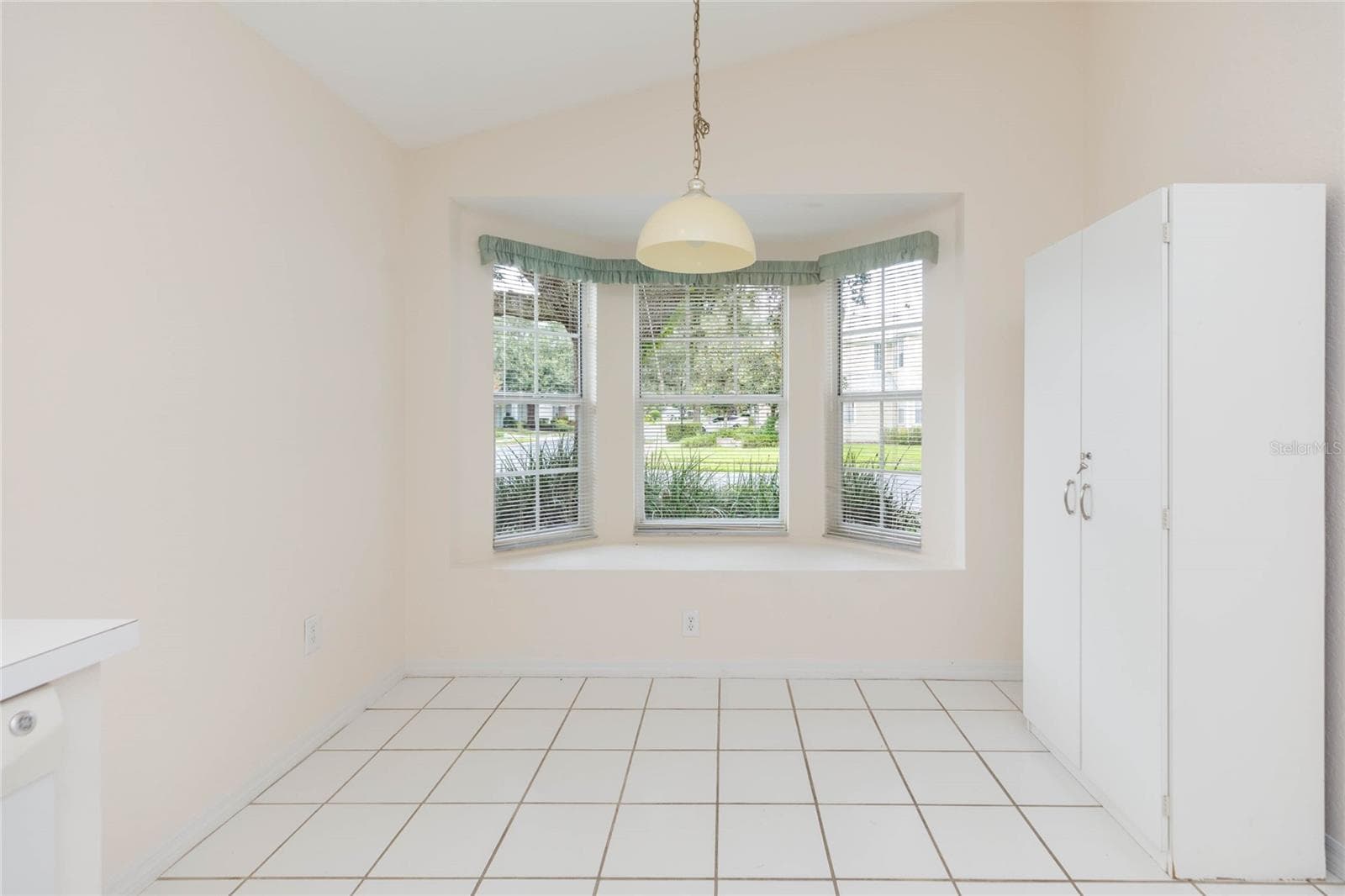 Single Family Residence at 5161 STERLING MANOR DR, TAMPA, photo 13 of 44