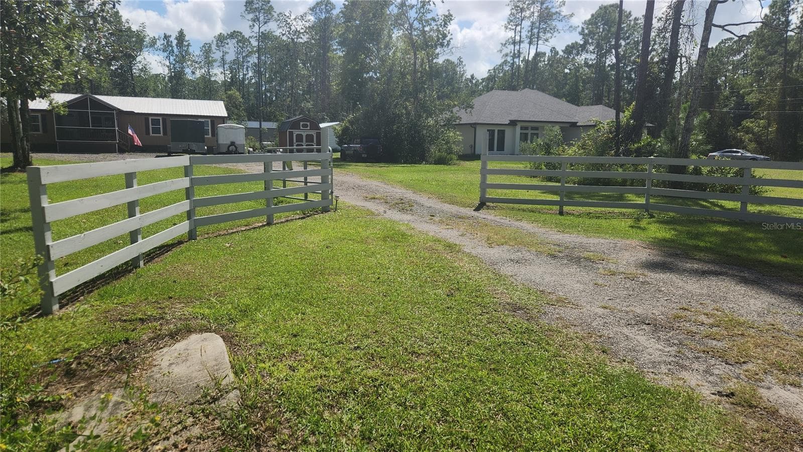 Entrance to Property. Fence was painted - 5171 MAHOGANY BLVD, BUNNELL