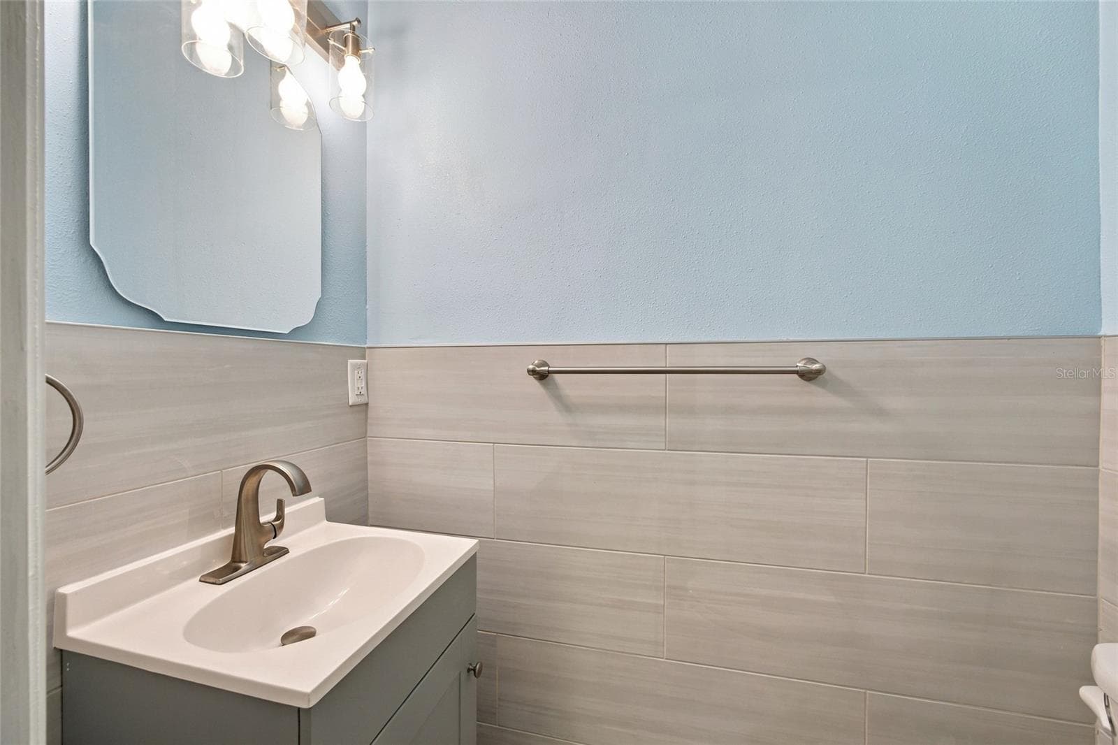 Primary half bathroom - 7557 18TH AVE N, ST PETERSBURG