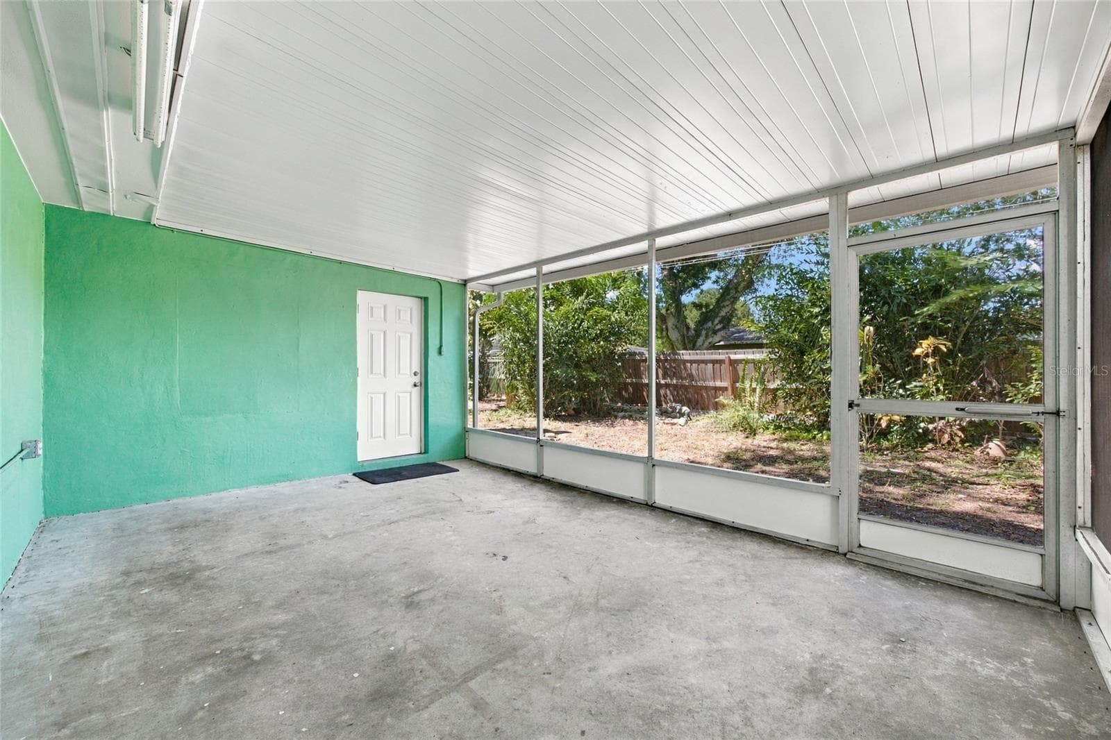 Screened Lanai - 7557 18TH AVE N, ST PETERSBURG