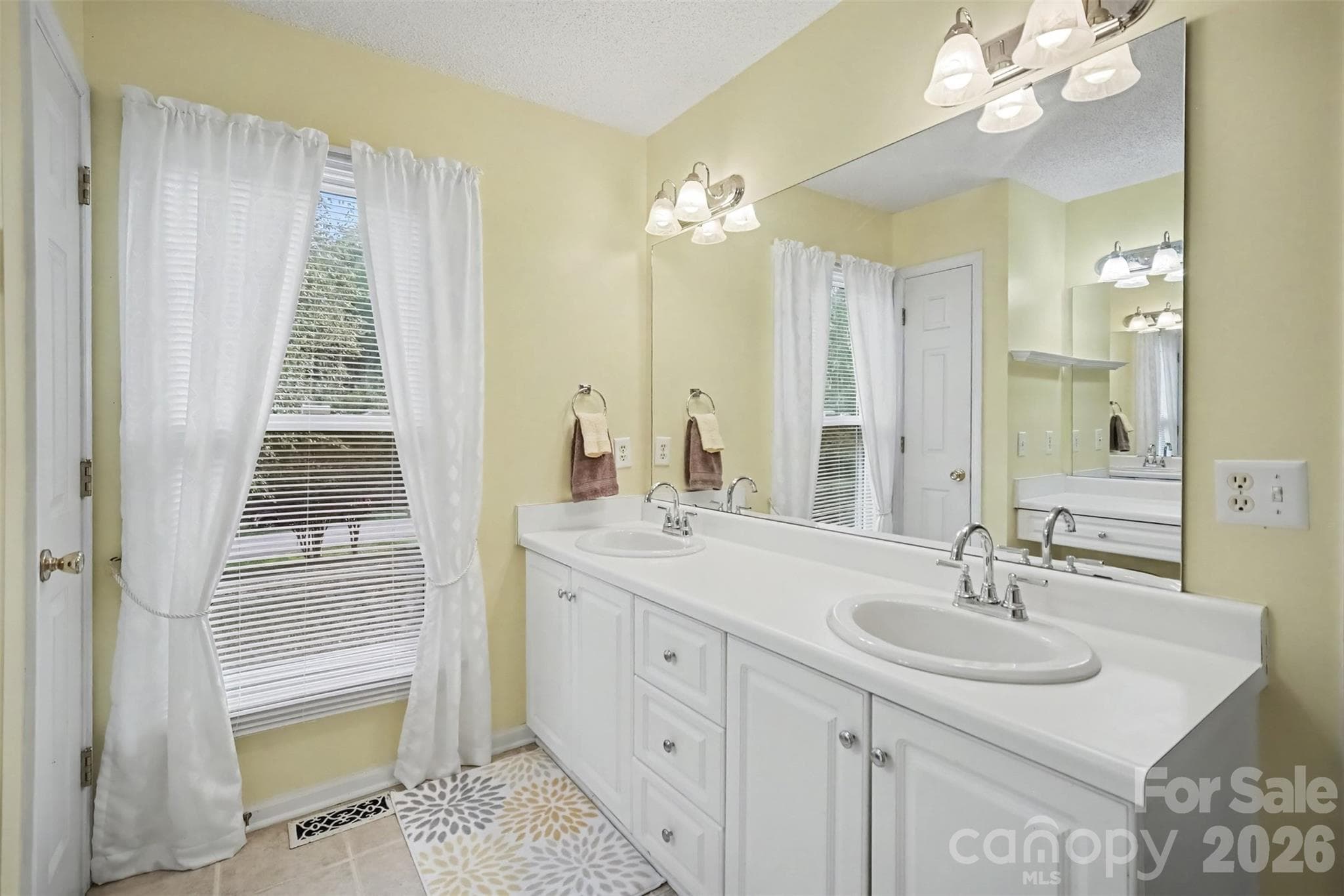 Single Family Residence at 515 Harmony Glen Circle, Rock Hill, photo 19 of 35