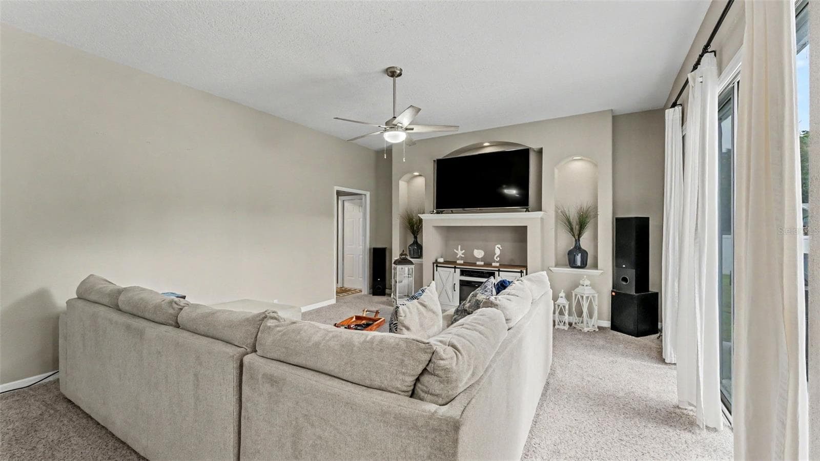 Family Room - 2385 4TH ST, MULBERRY