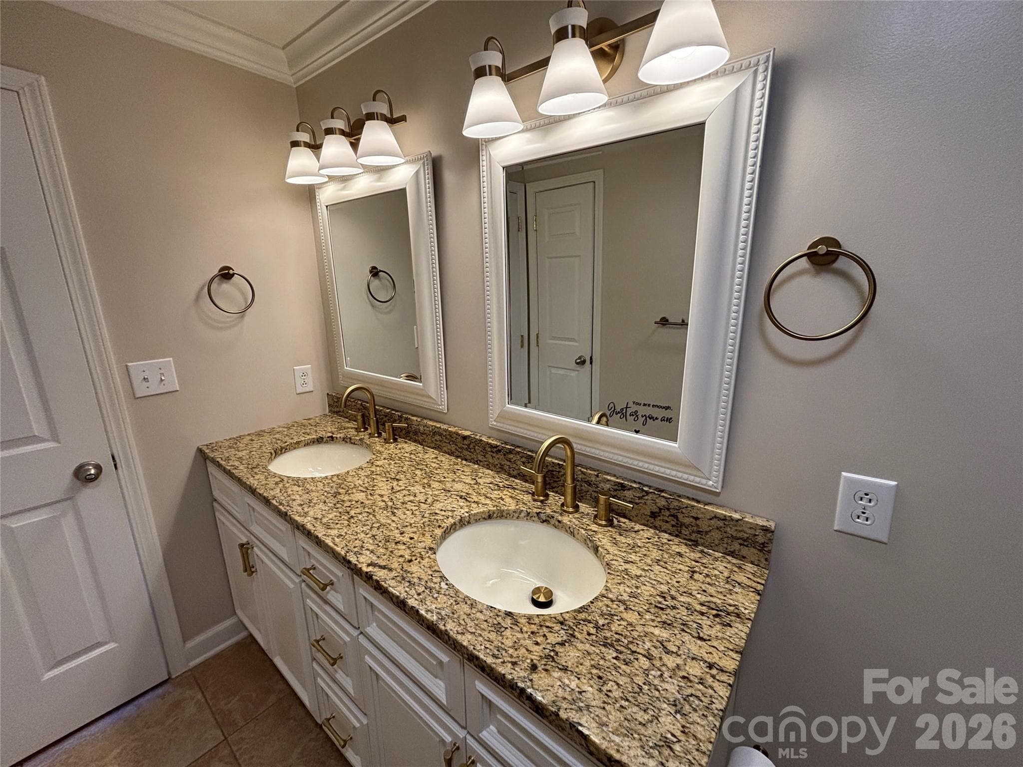 Primary bathroom - 1332 Torrence Circle, Davidson