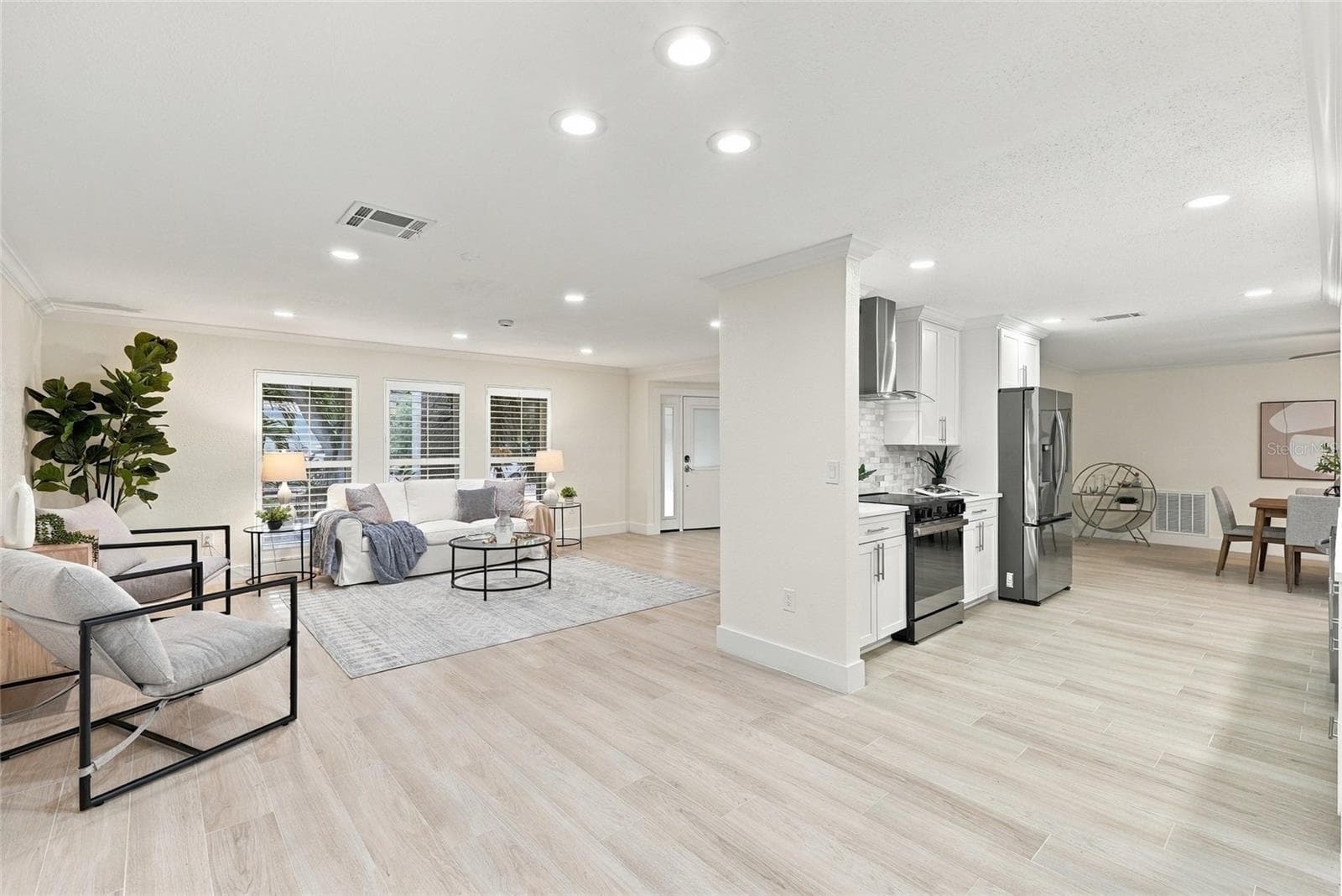 Single Family Residence at 7220 SUNSHINE DR S, ST PETERSBURG, photo 8 of 58