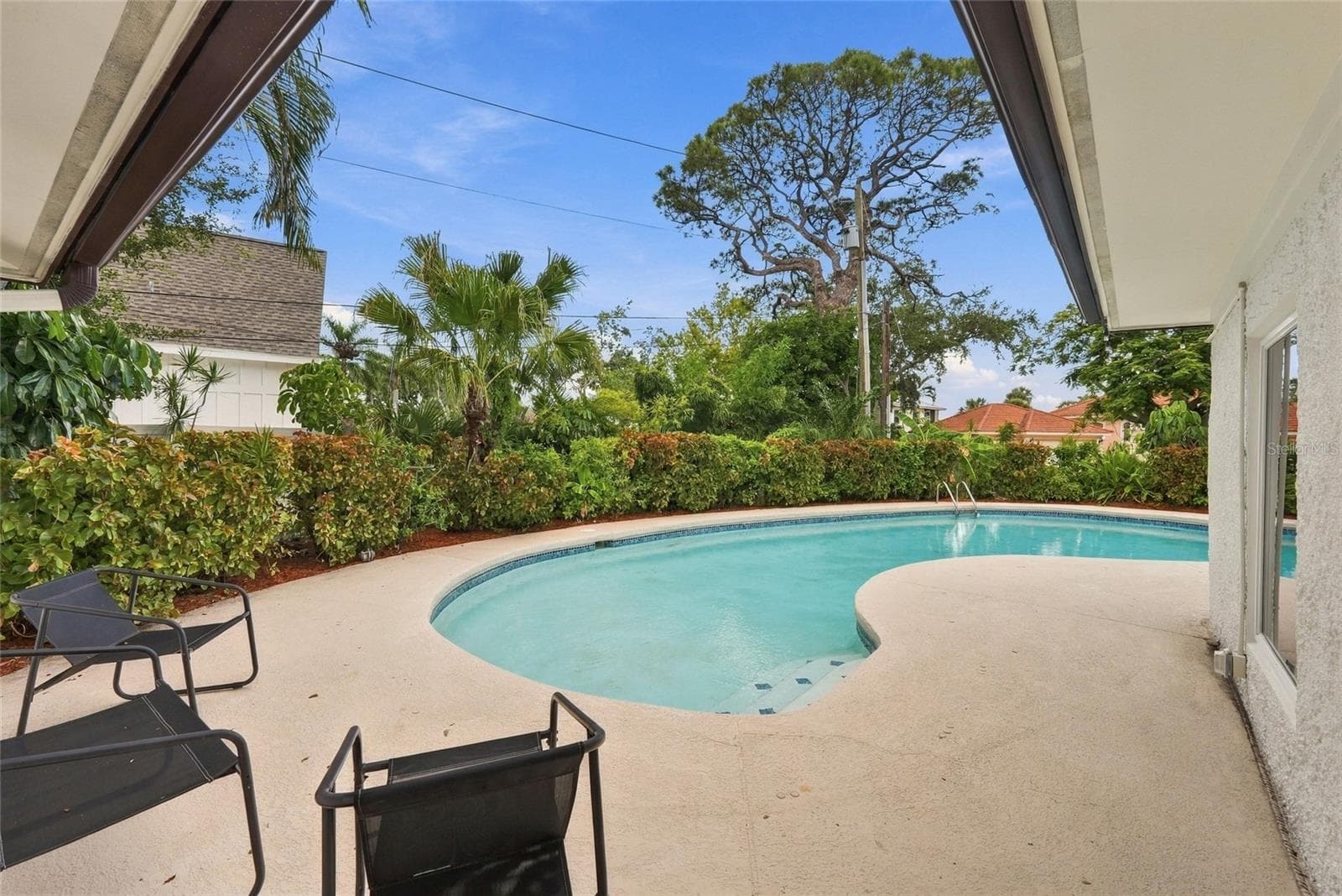 Single Family Residence at 7220 SUNSHINE DR S, ST PETERSBURG, photo 39 of 58