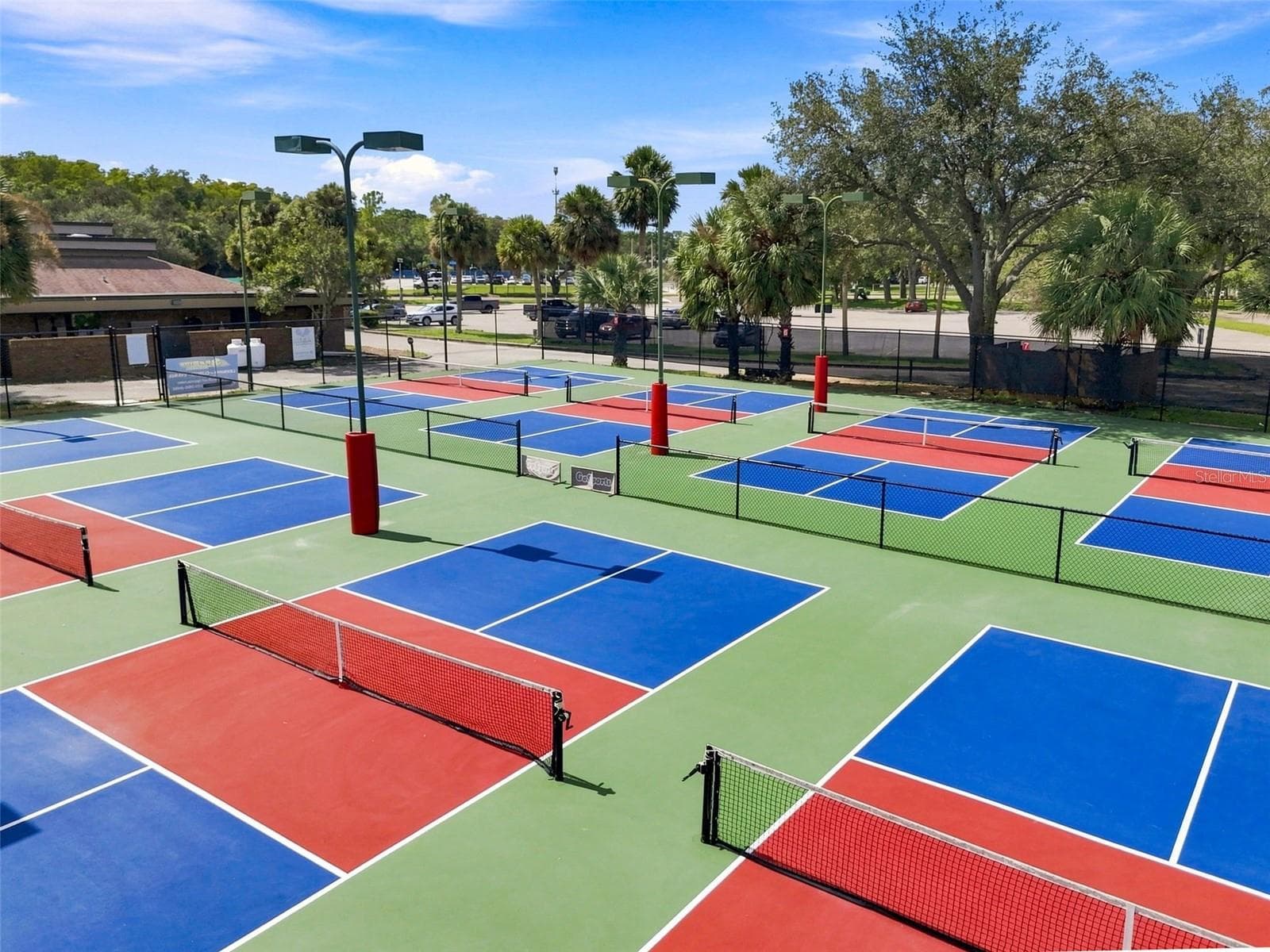 Northdale Golf Club - 4607 CLOVERLAWN DR, TAMPA