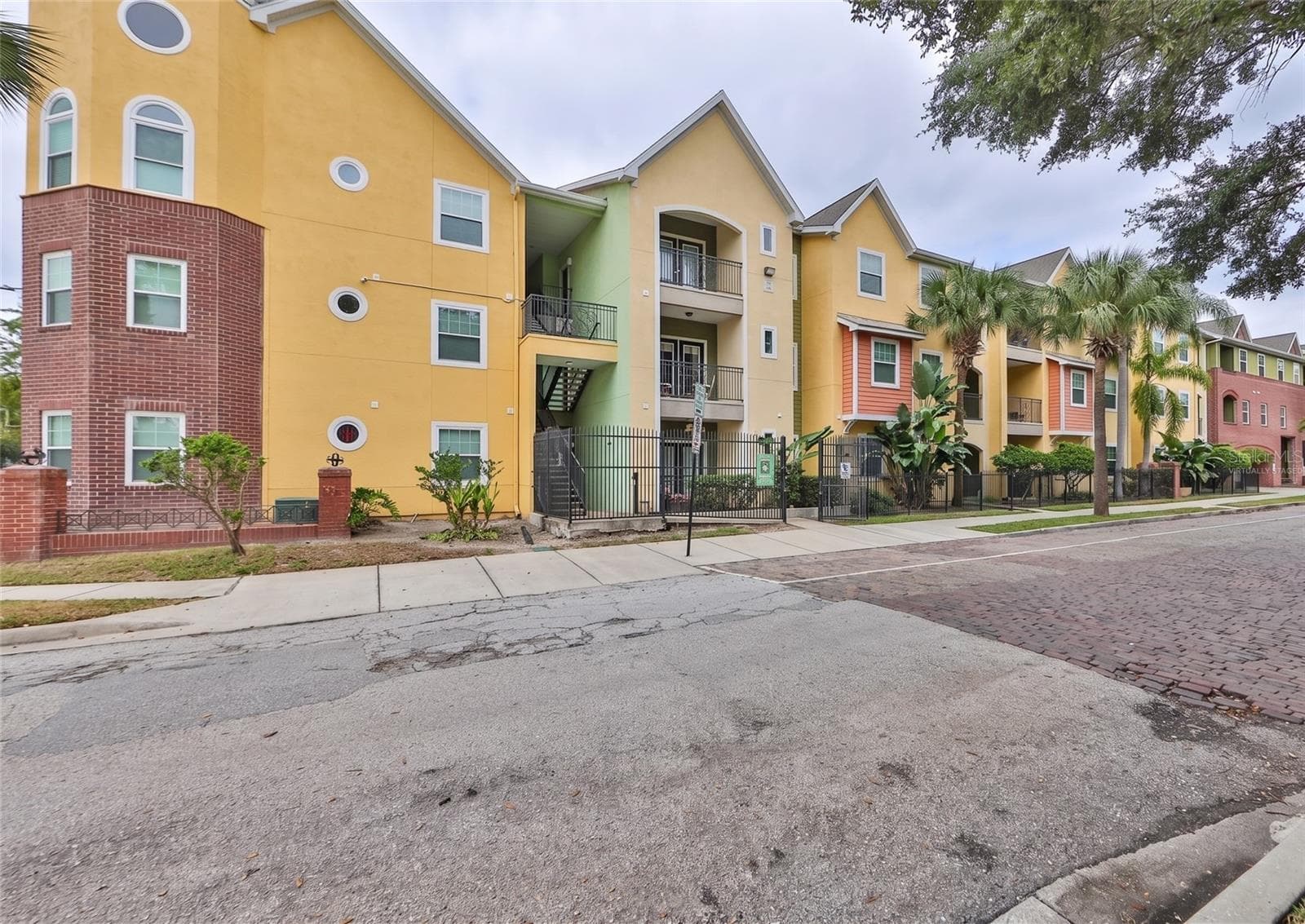 Virtually Staged - 1910 E PALM AVE #10101, TAMPA