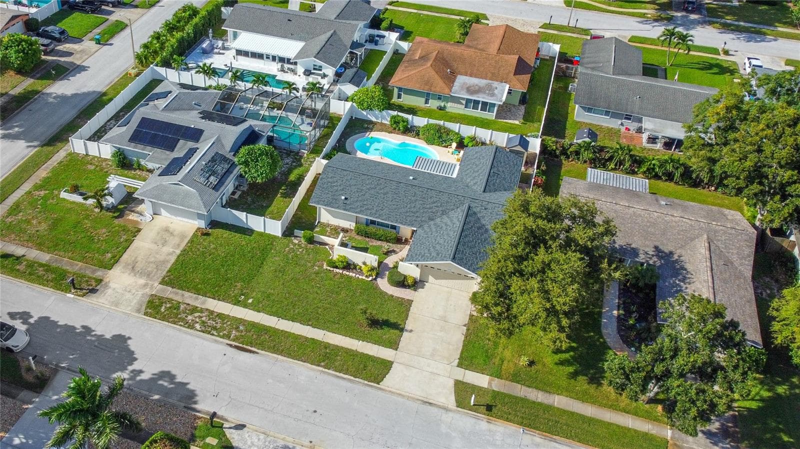 Single Family Residence at 13655 LAS PALMAS DR, LARGO, photo 62 of 66
