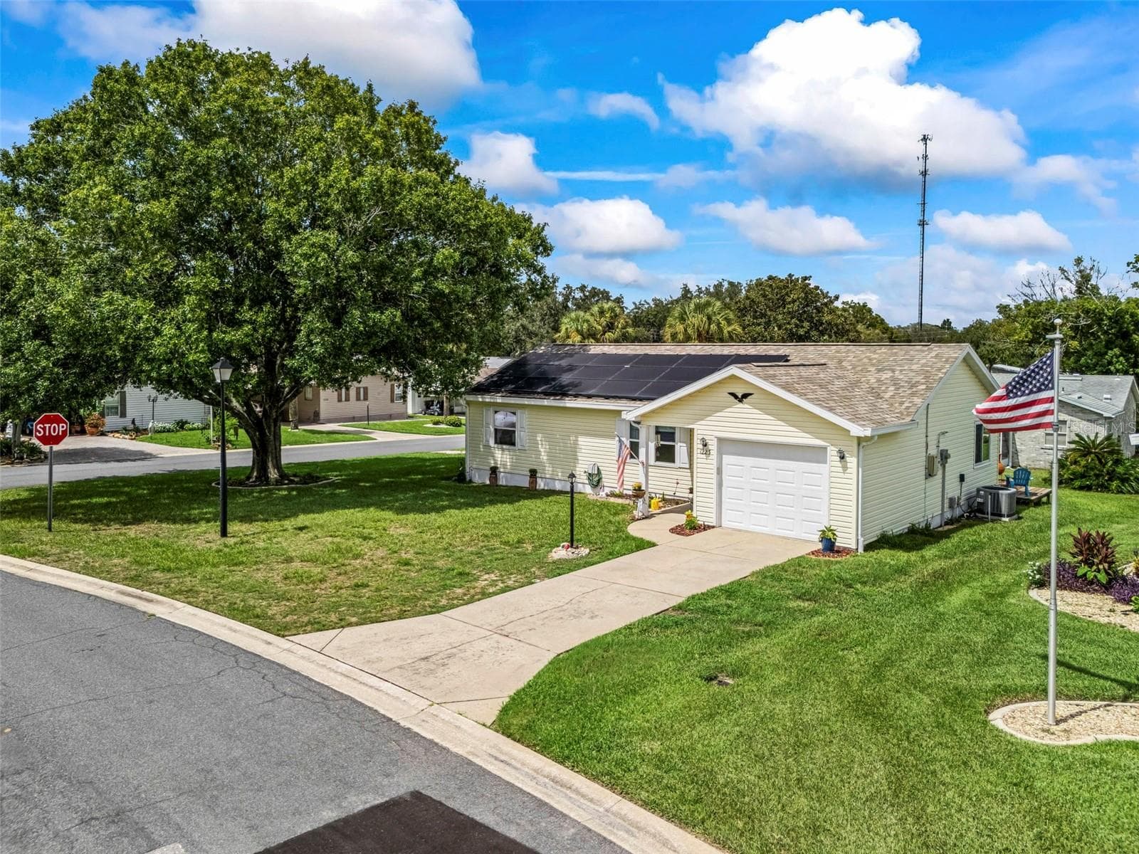 1223 TARPON LN