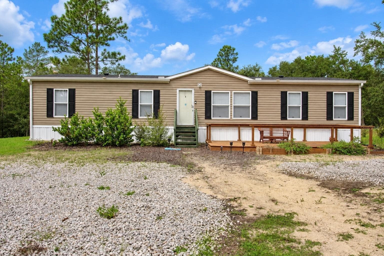 Manufactured Home at 152 PIPER DR, HAWTHORNE, photo 2 of 42