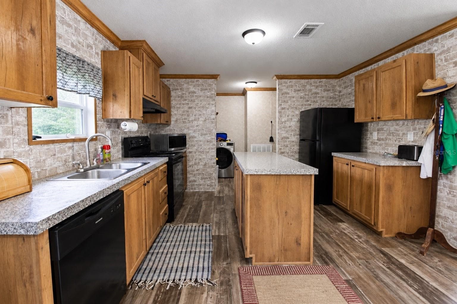 Manufactured Home at 152 PIPER DR, HAWTHORNE, photo 21 of 42