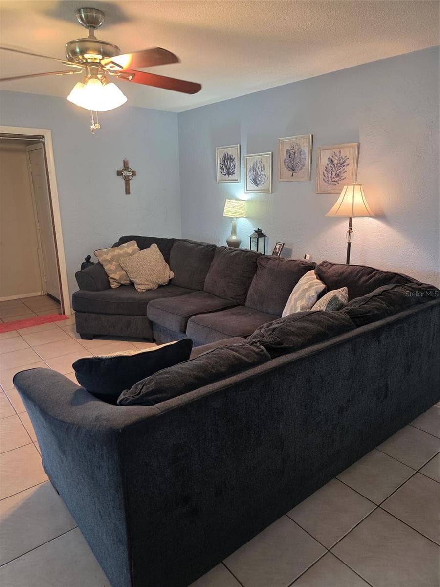 Get comfy! - 1535 URBANA AVENUE, DELTONA