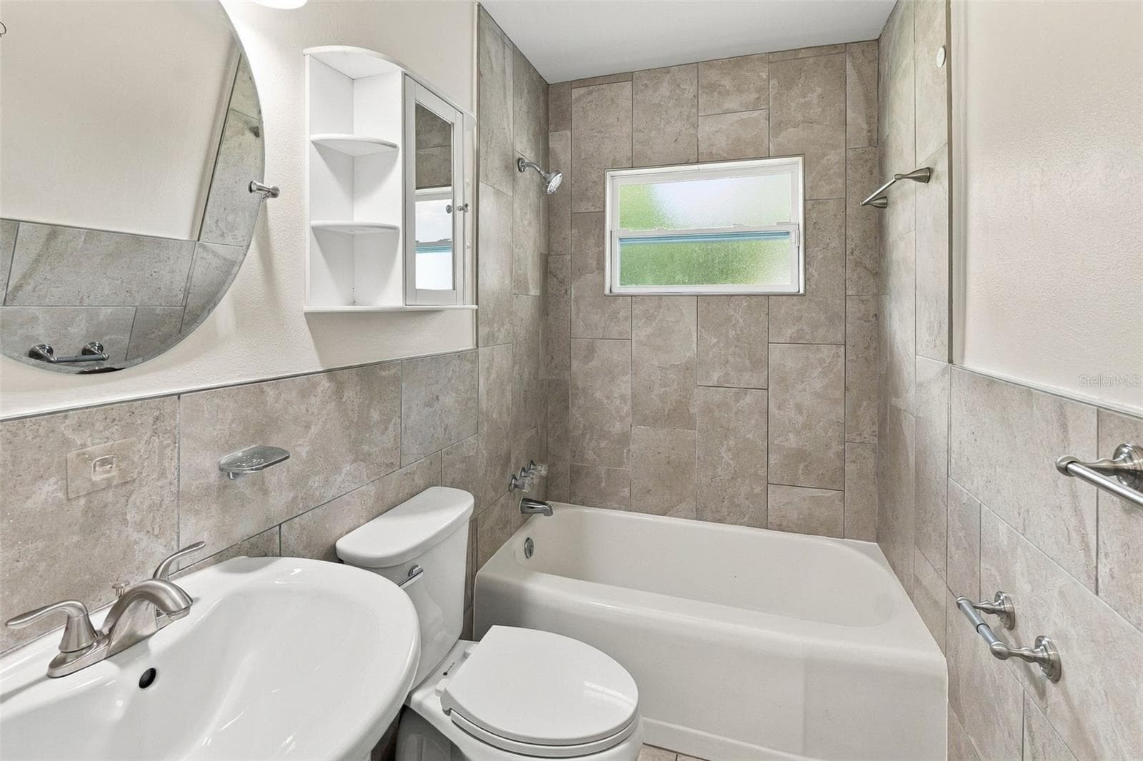 Single Family Residence at 7815 PINE HILL DR, TAMPA, photo 13 of 19