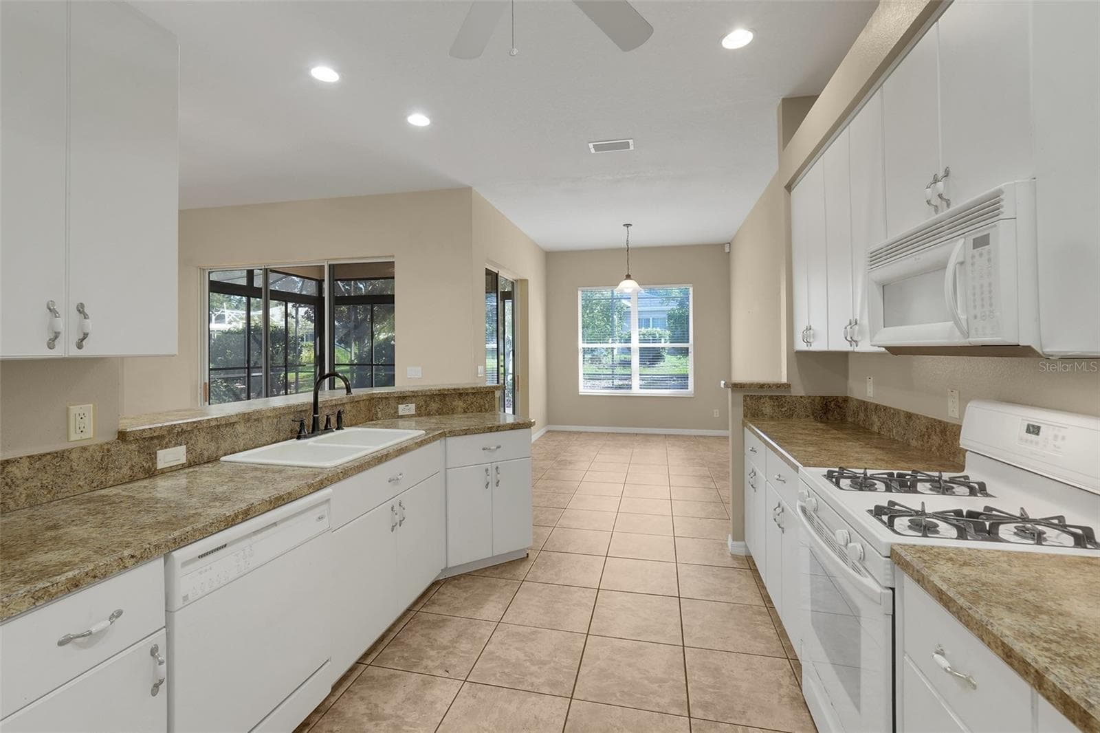 Single Family Residence at 5111 IRONSIDES CT, TAVARES, photo 20 of 38