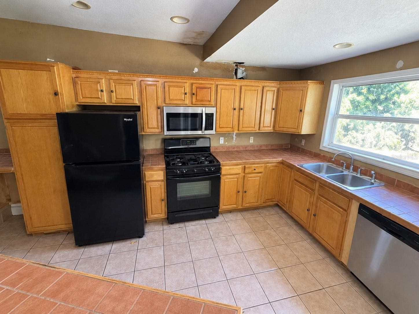 Single Family Residence at 1805 E ORANGE AVE, EUSTIS, photo 5 of 18