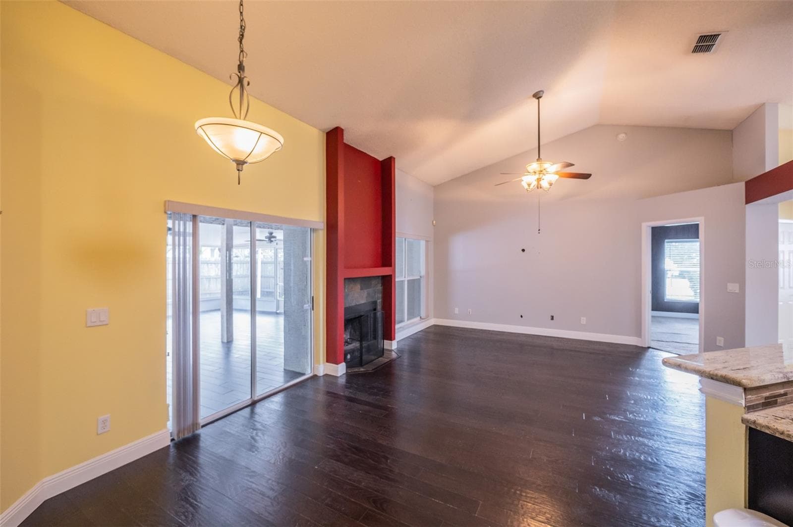 Wood-Burning Fire Place - 2632 SPRING GLEN LN, APOPKA