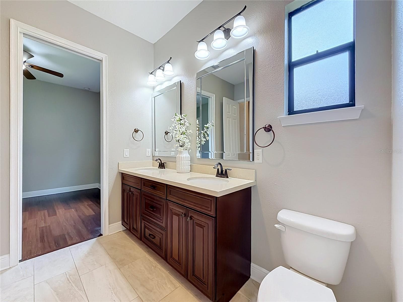 Jack & Jill Bathroom - 12821 BRUNELLO CIR, CLERMONT