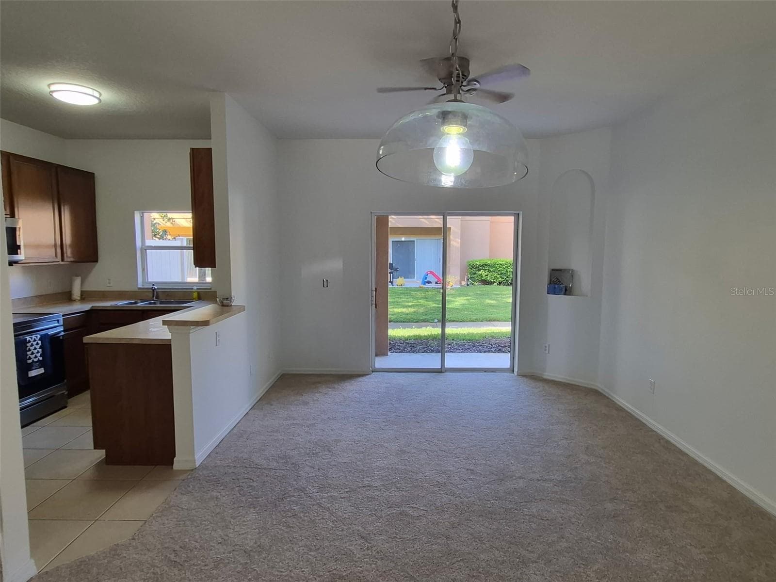 Townhouse at 2051 RETREAT VIEW CIR, SANFORD, photo 7 of 37