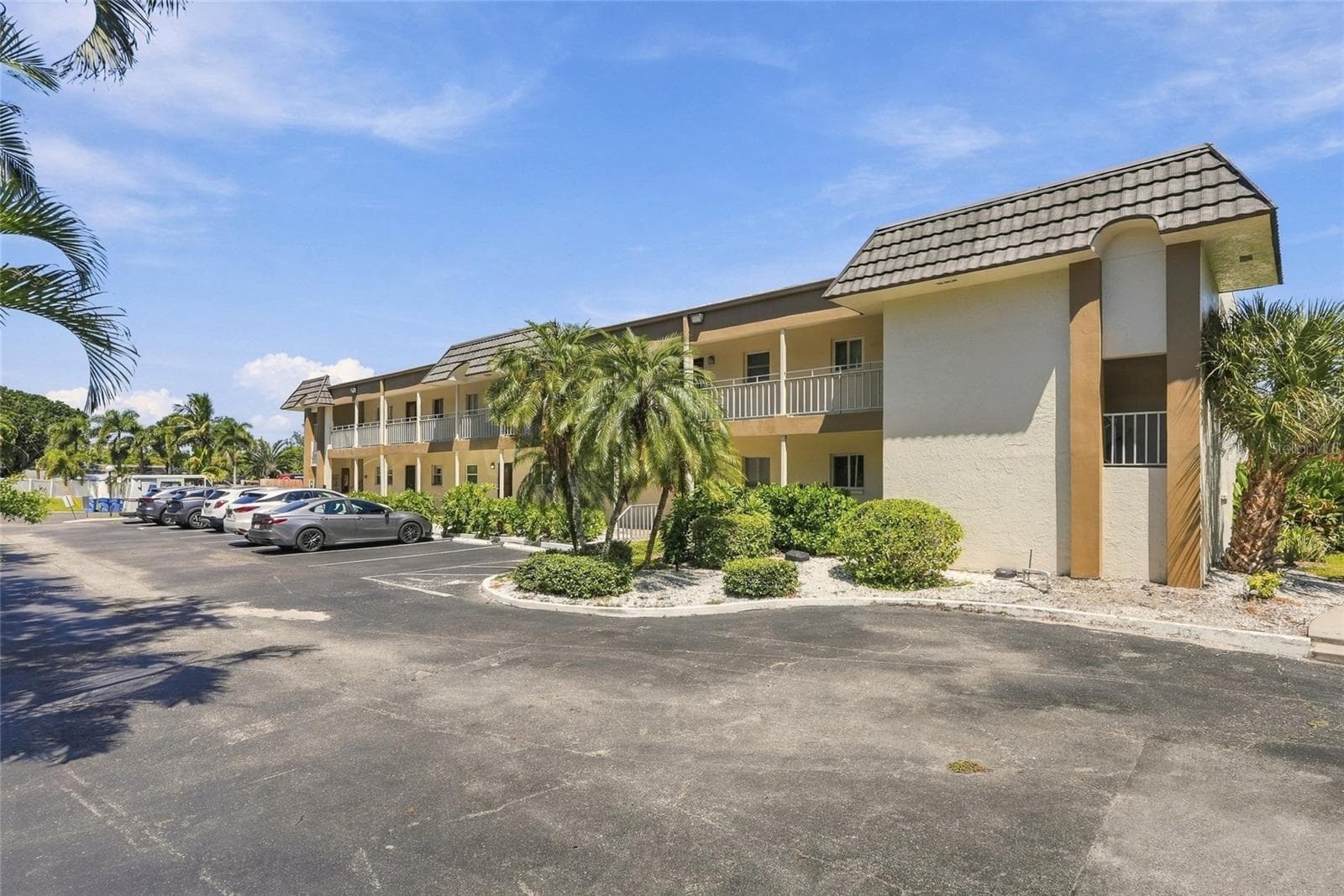 Condominium at 4601 CHANCELLOR ST NE #143, ST PETERSBURG, photo 3 of 36