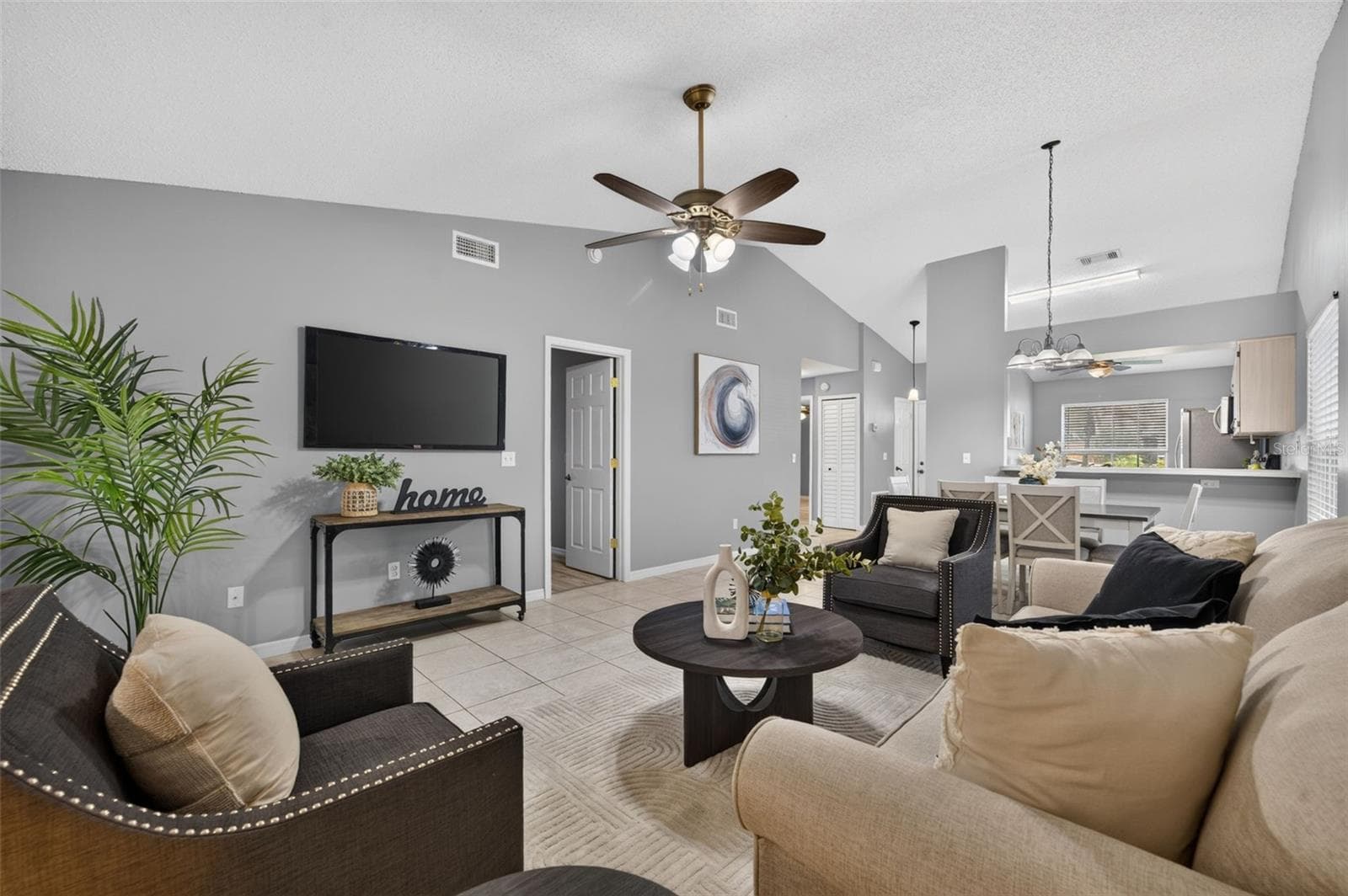 Large living area - 117 SHADY OAK LN, OVIEDO