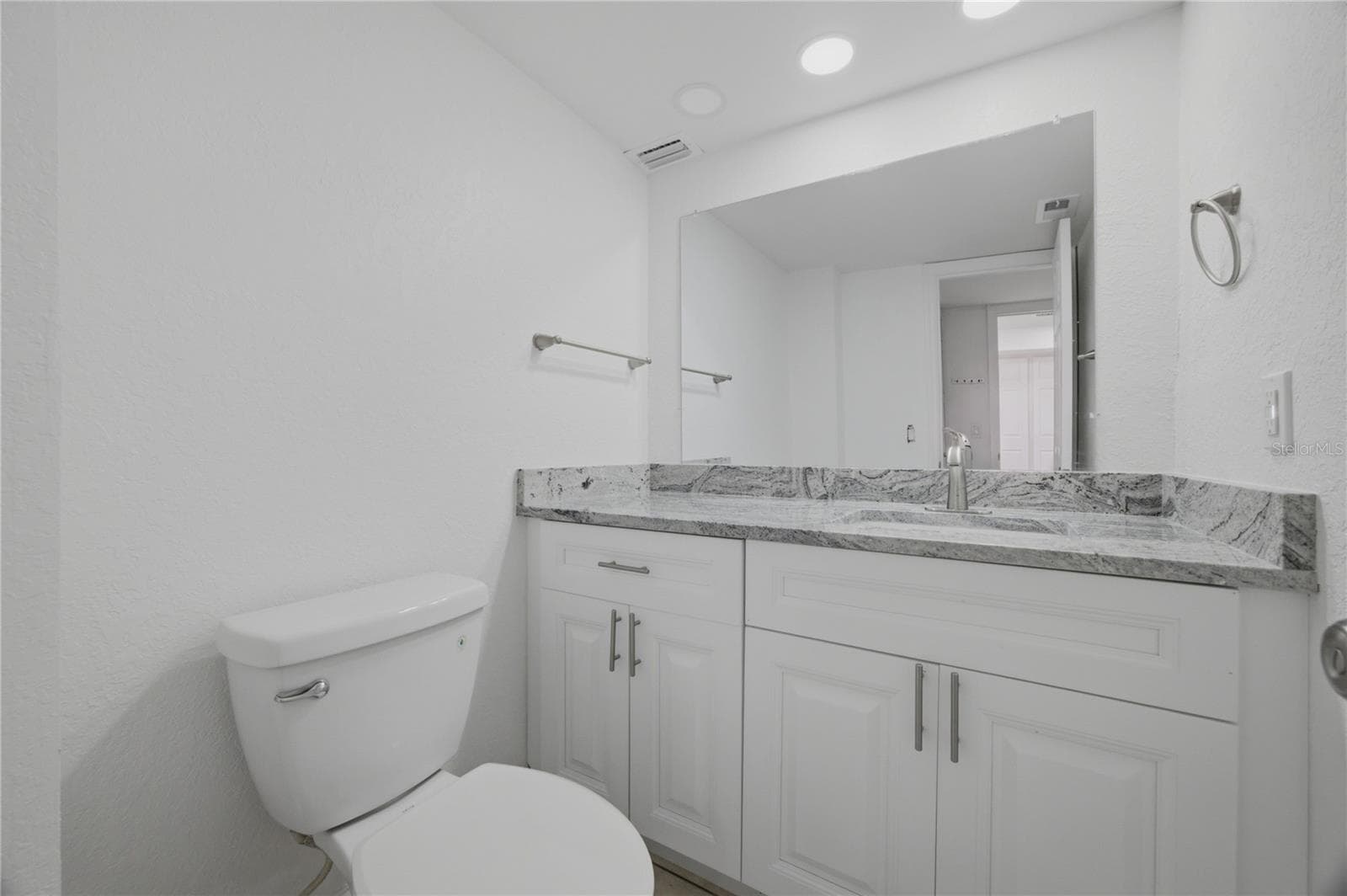 Condominium at 2617 COVE CAY DR #103, CLEARWATER, photo 5 of 34