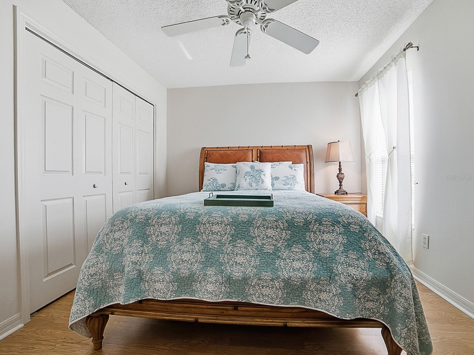 Guest bedroom with built in closet - 484 AINTREE LN, THE VILLAGES