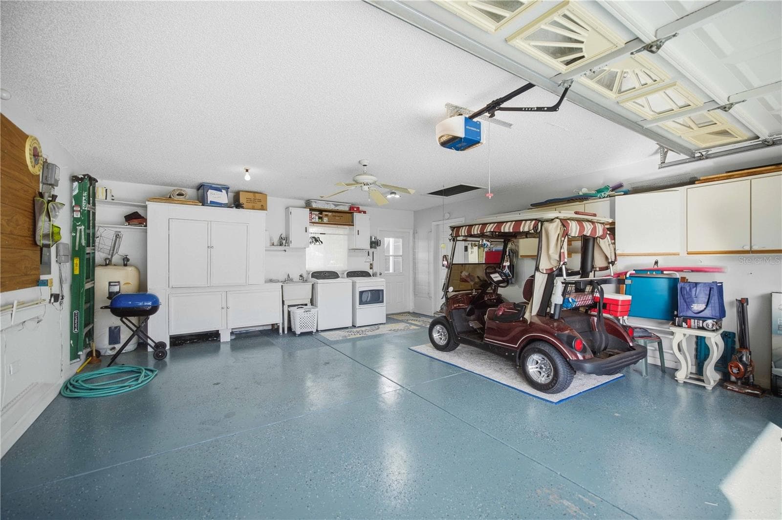 GOLF CART INCLUDED WITH AN ACCEPTED OFFER - 17978 SE 104TH TER, SUMMERFIELD