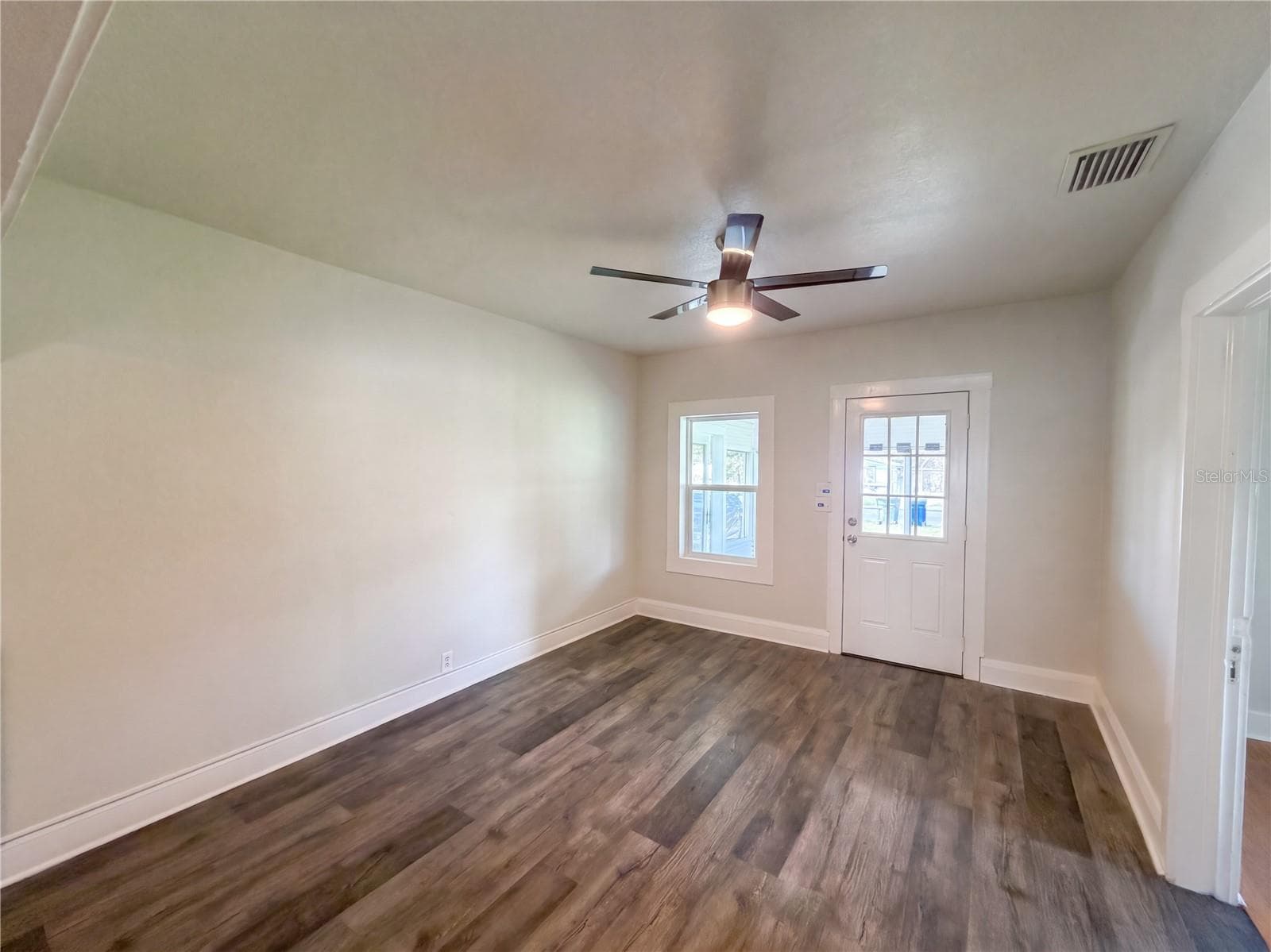 Single Family Residence at 335 E HOFFMAN ST, LAKE ALFRED, photo 4 of 18