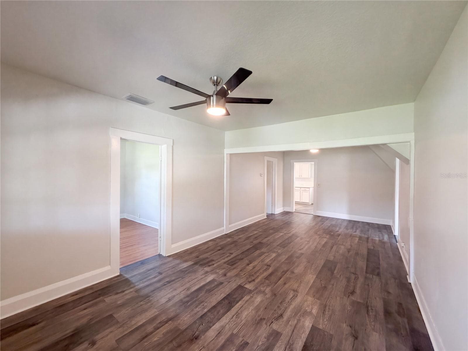 Single Family Residence at 335 E HOFFMAN ST, LAKE ALFRED, photo 8 of 18