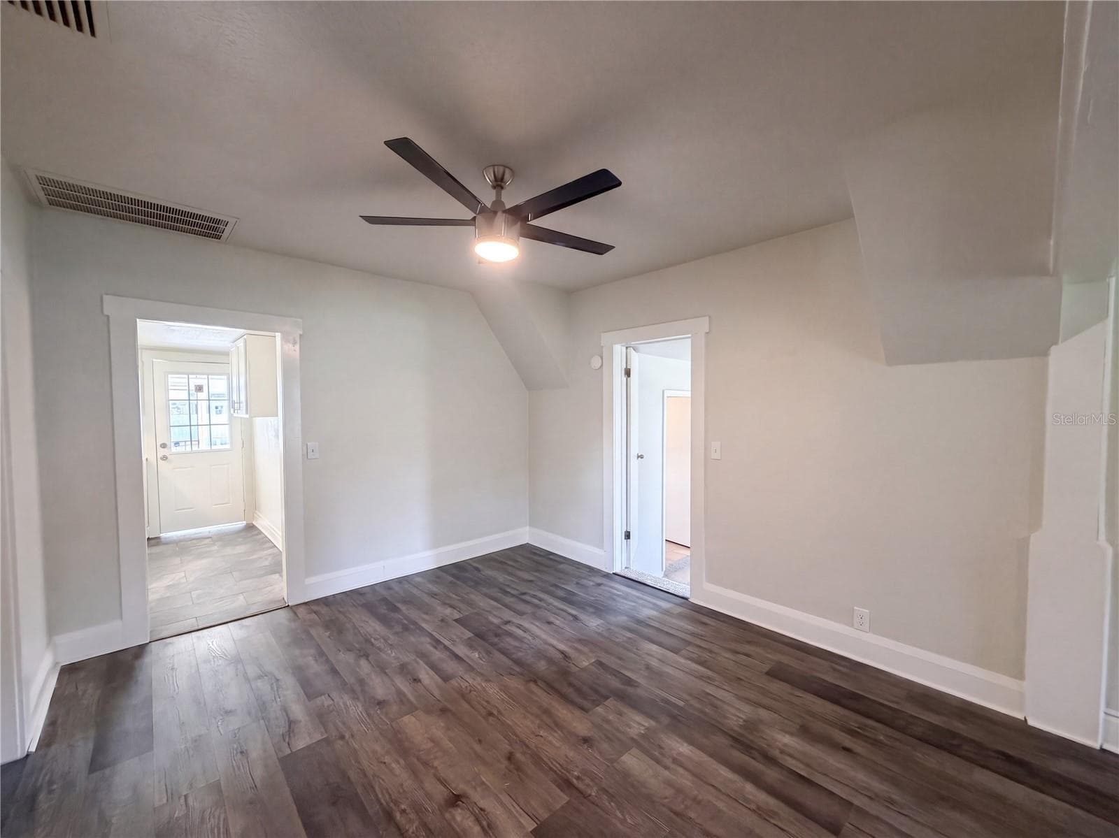 Single Family Residence at 335 E HOFFMAN ST, LAKE ALFRED, photo 9 of 18