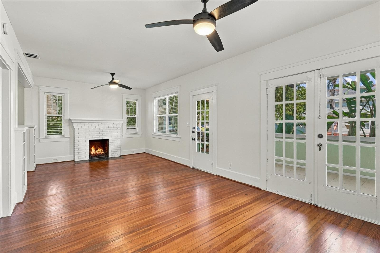Single Family Residence at 146 13TH AVE NE, ST PETERSBURG, photo 4 of 41