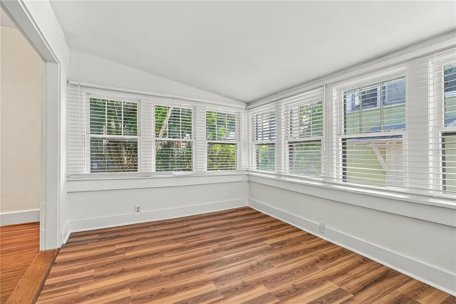 Single Family Residence at 146 13TH AVE NE, ST PETERSBURG, photo 14 of 41