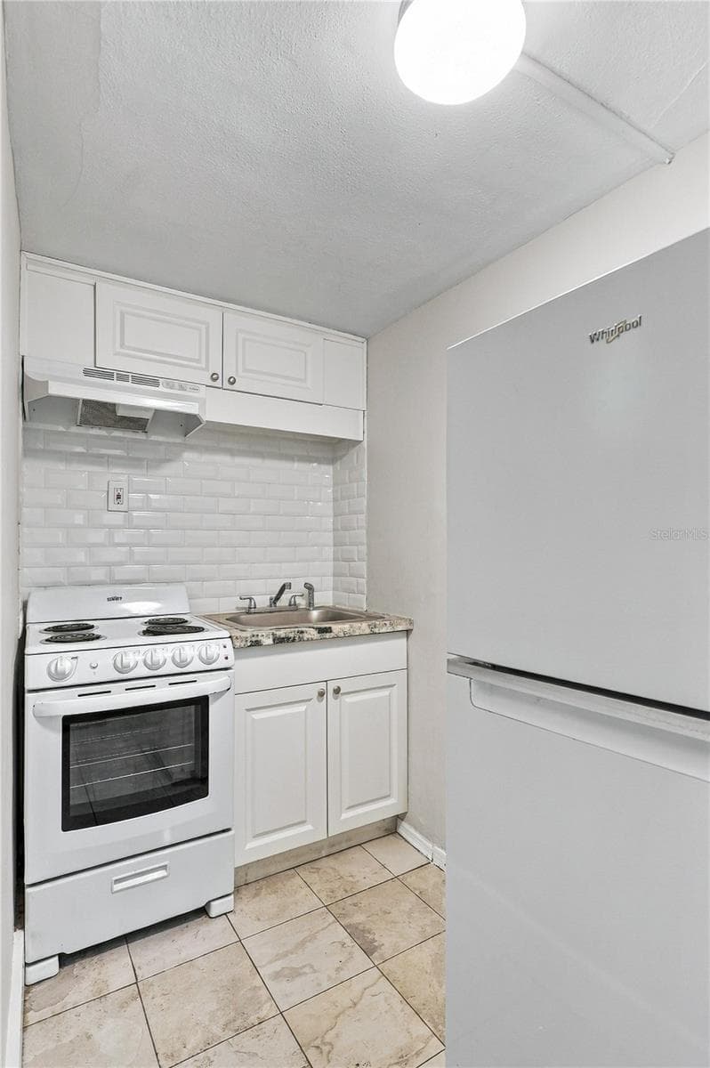 Single Family Residence at 146 13TH AVE NE, ST PETERSBURG, photo 26 of 41