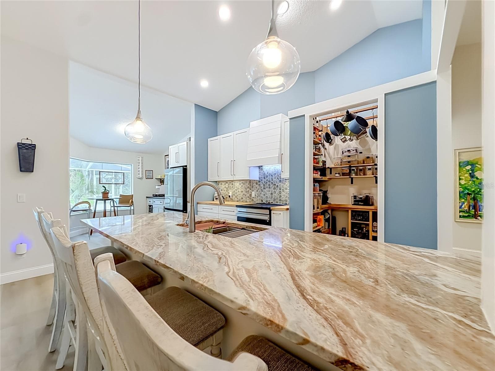 Kitchen - 1821 W BEGONIA DR, BEVERLY HILLS