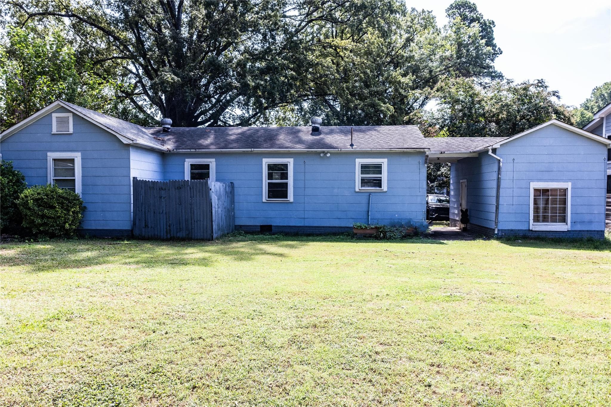 Single Family Residence at 3828 Plainview Road, Charlotte, photo 18 of 19