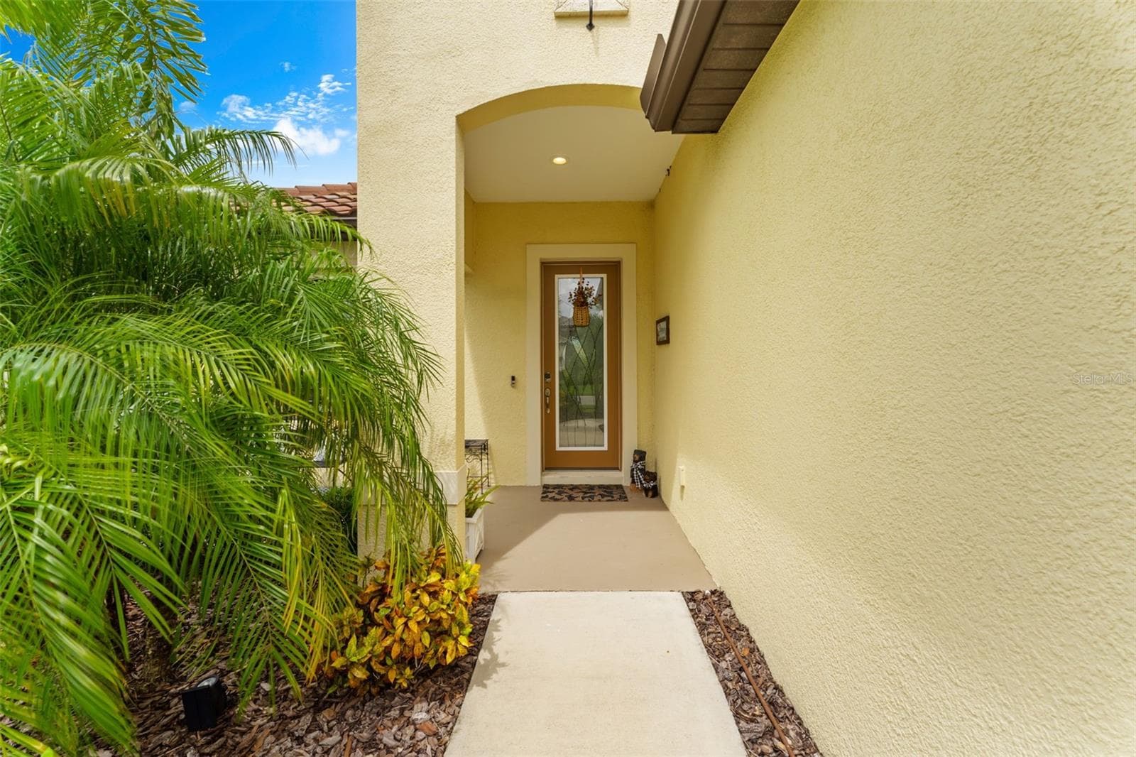 Front Entry - 208 CAPRIANA CT, NOKOMIS