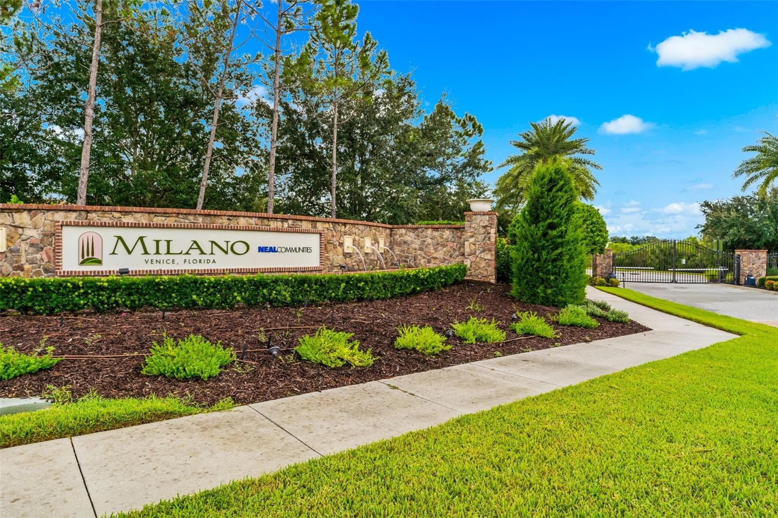 Community amenities - 208 CAPRIANA CT, NOKOMIS