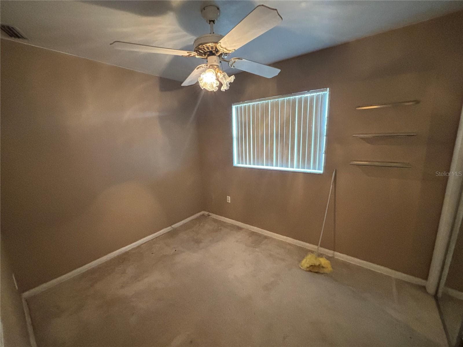 Single Family Residence at 7109 LIMESTONE LN, TAMPA, photo 8 of 13