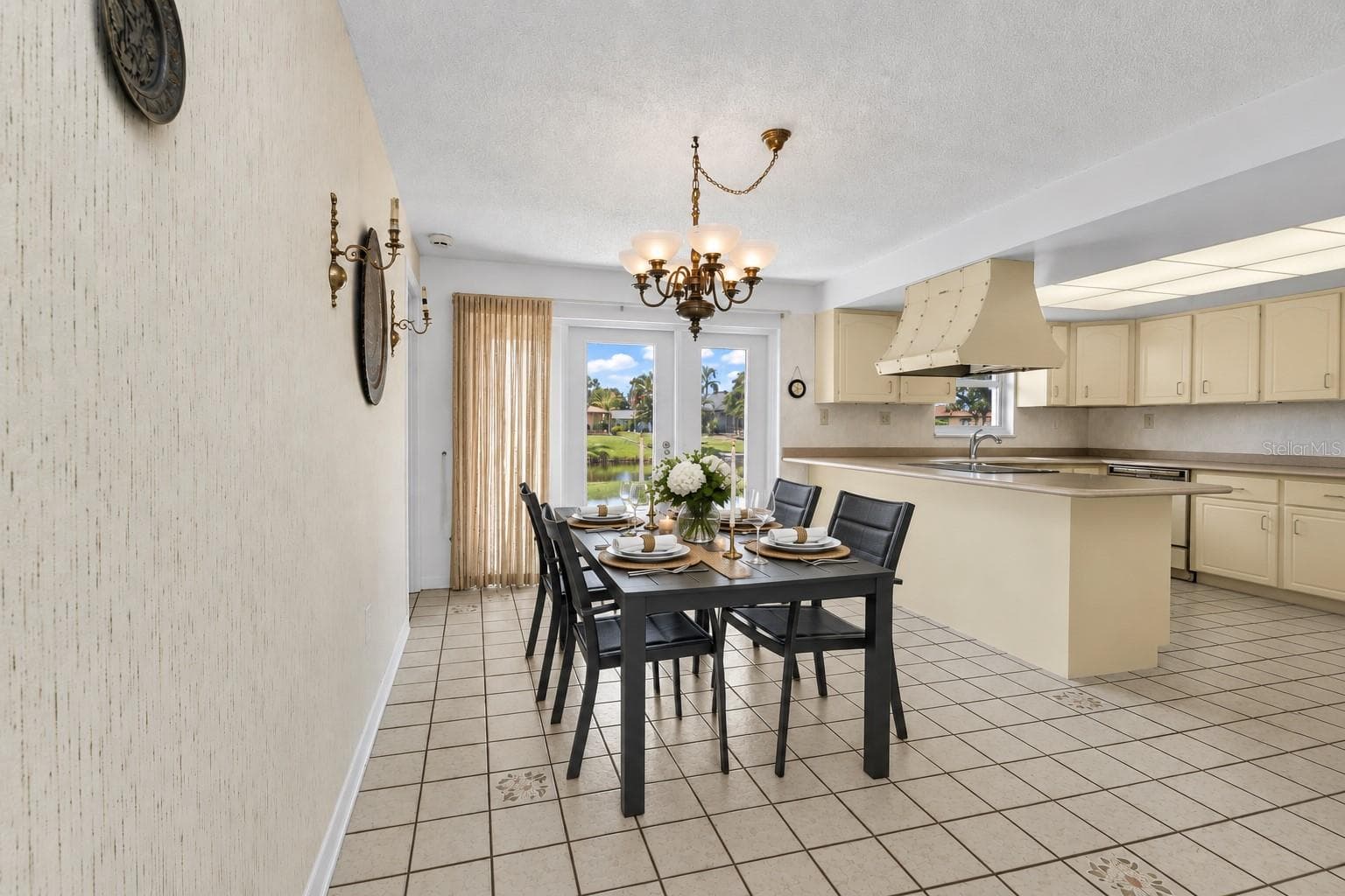 Staged dining - 160 ANNAPOLIS LN, ROTONDA WEST