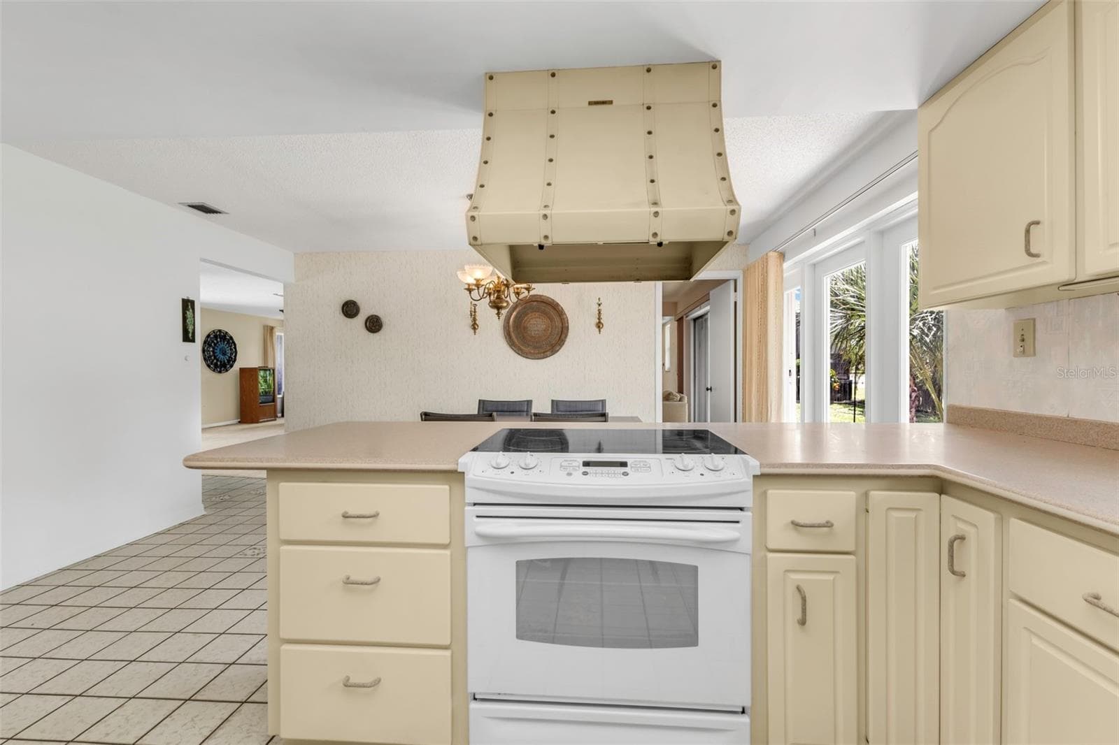 Single Family Residence at 160 ANNAPOLIS LN, ROTONDA WEST, photo 15 of 36