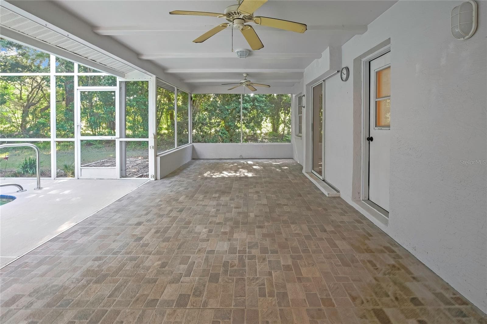 Expansive covered and screened outdoor living area - 1097 FLORIAN WAY, SPRING HILL