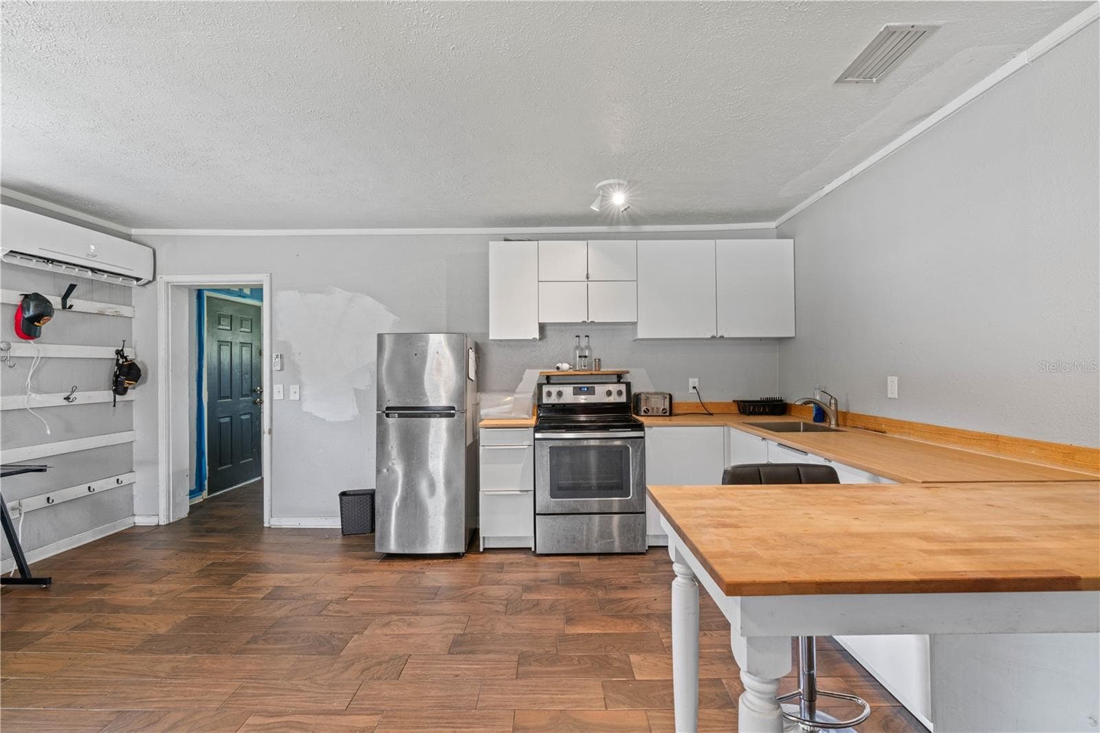In-law suite kitchen - 5217 PEACH AVE, SEFFNER