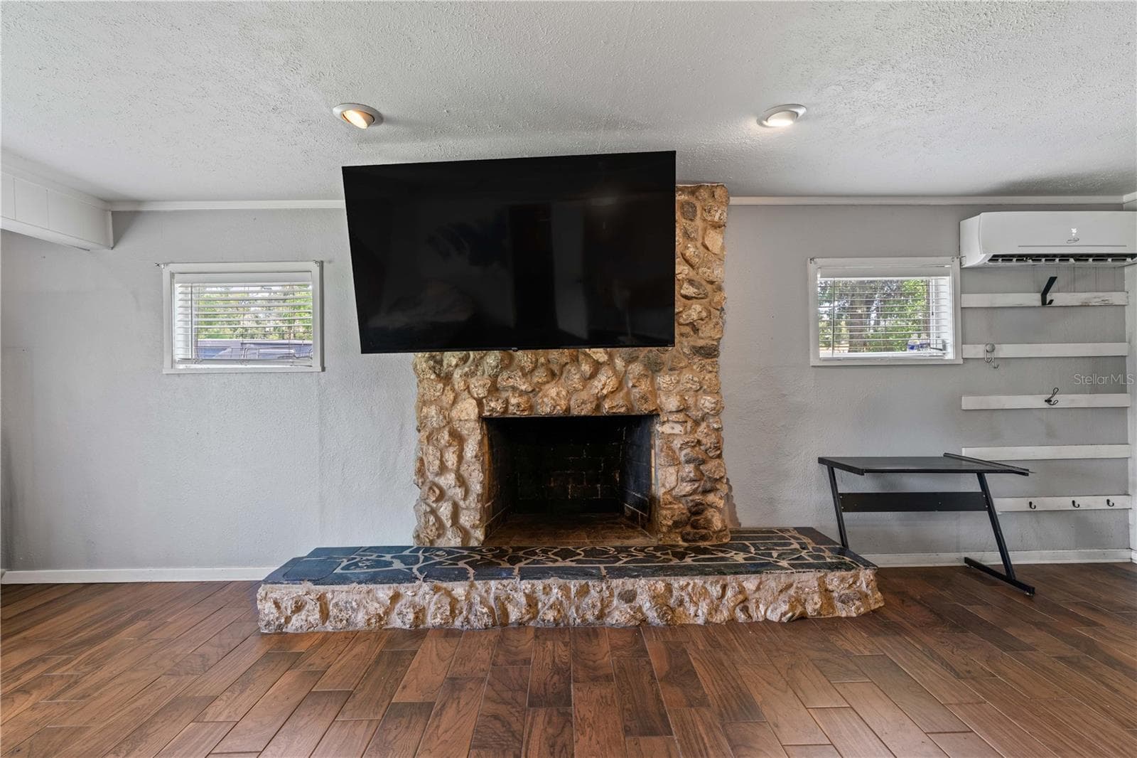 In-law suite living room - 5217 PEACH AVE, SEFFNER
