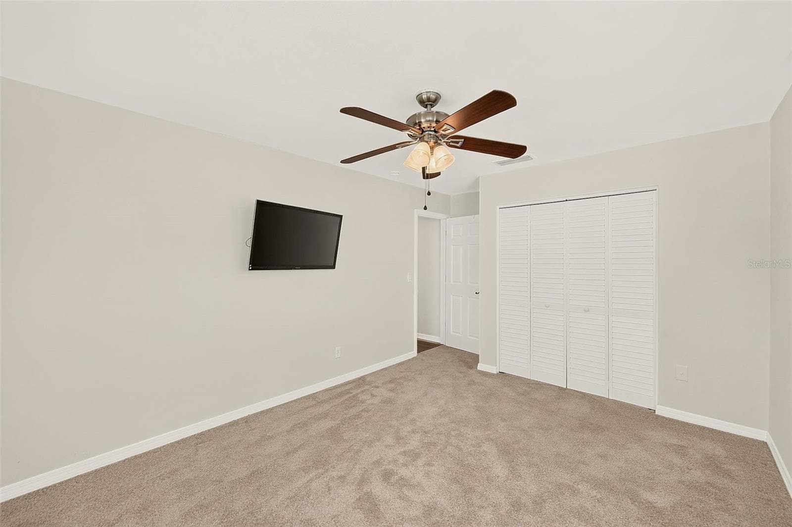 Single Family Residence at 809 JACARANDA DR, LARGO, photo 28 of 60