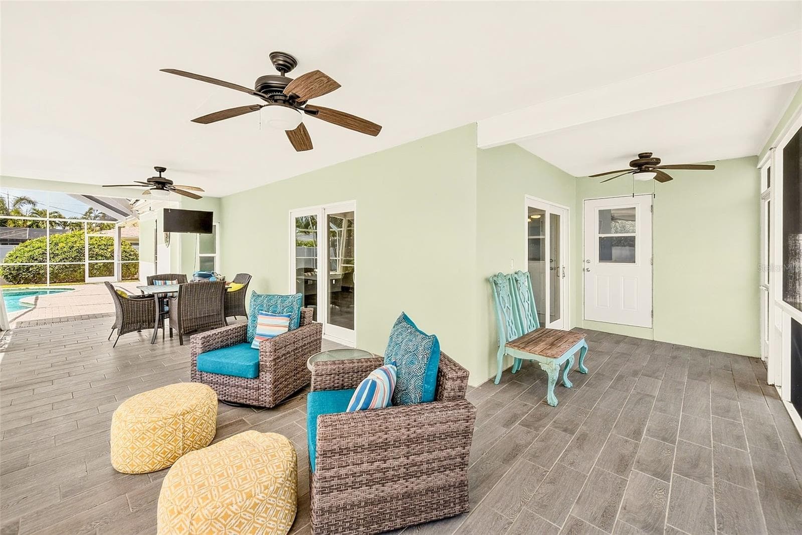 Single Family Residence at 809 JACARANDA DR, LARGO, photo 42 of 60