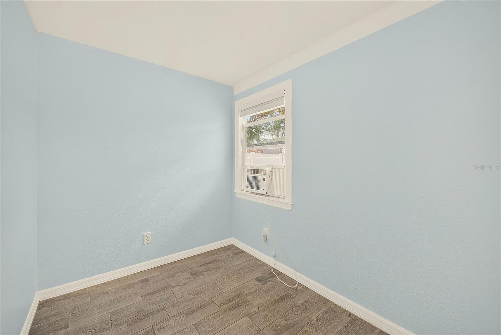 Single Family Residence at 809 JACARANDA DR, LARGO, photo 44 of 60