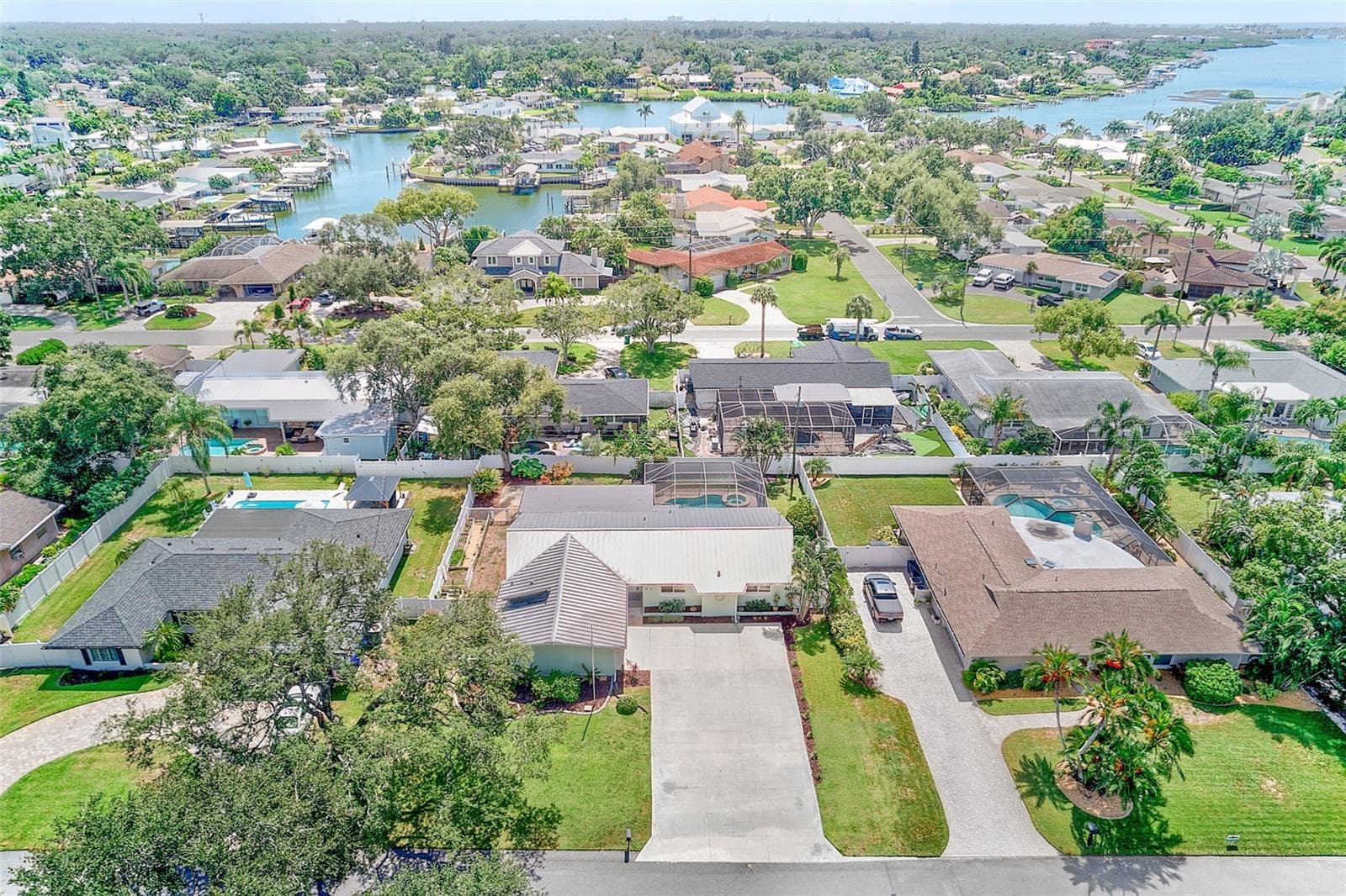 Single Family Residence at 809 JACARANDA DR, LARGO, photo 55 of 60